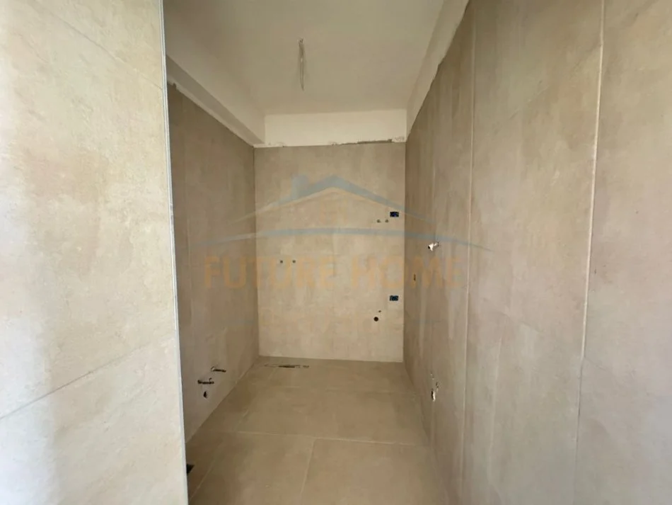 Tirane, shitet apartament 1+1 Kati 3, 66 m² 90.000 € (urban gate)   UNA55481