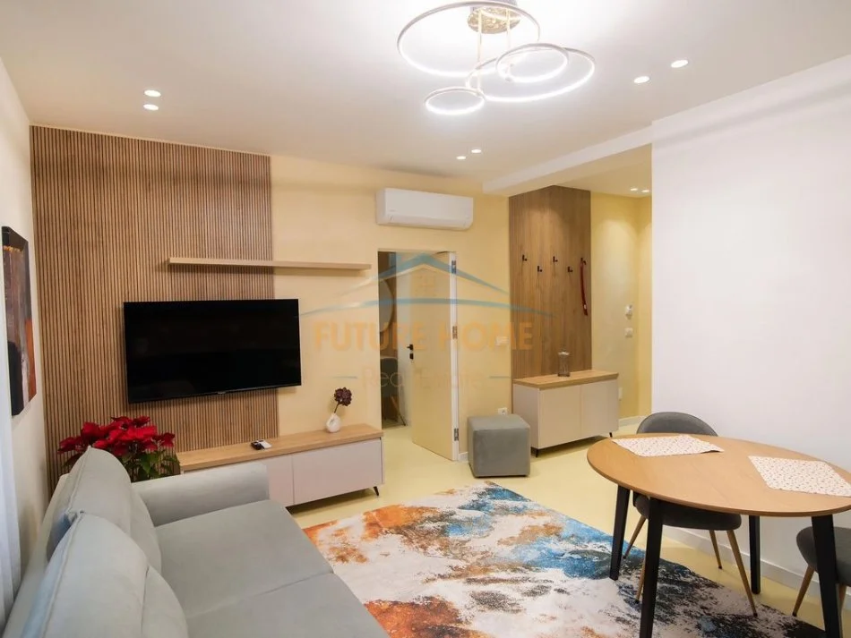 Tirane, jepet me qera apartament 1+1 Kati 5, 45 m² 650 € (RRUGA E DURRESIT)