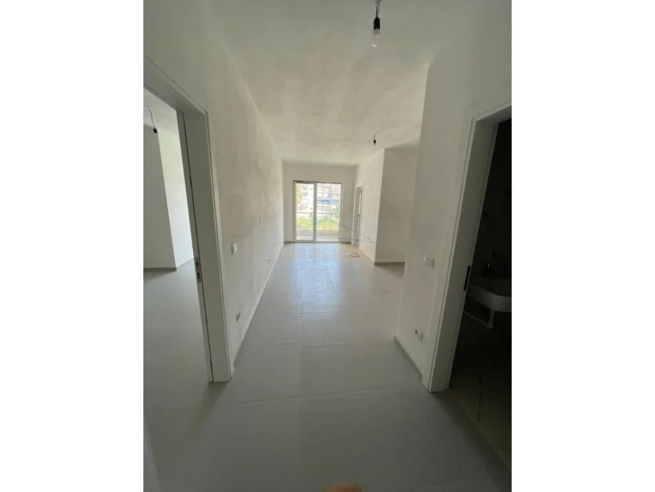 Tirane, shitet apartament 2+1 Kati 1, 86 m² 128.400 € (Golem)