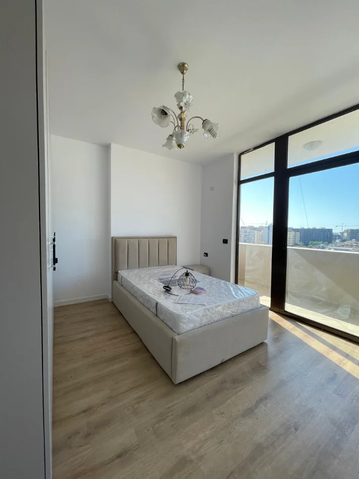 Tirane, jepet me qera apartament 2+1+Aneks+Ballkon Kati 7, 120 m² 650 € (rruga kavajes)