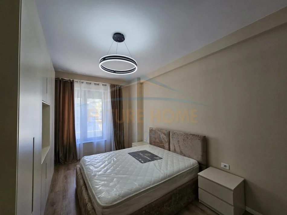 Tirane, jepet me qera 2+1+Ballkon Kati 2, 94 m² 650 € (Rruga Karl Gega)