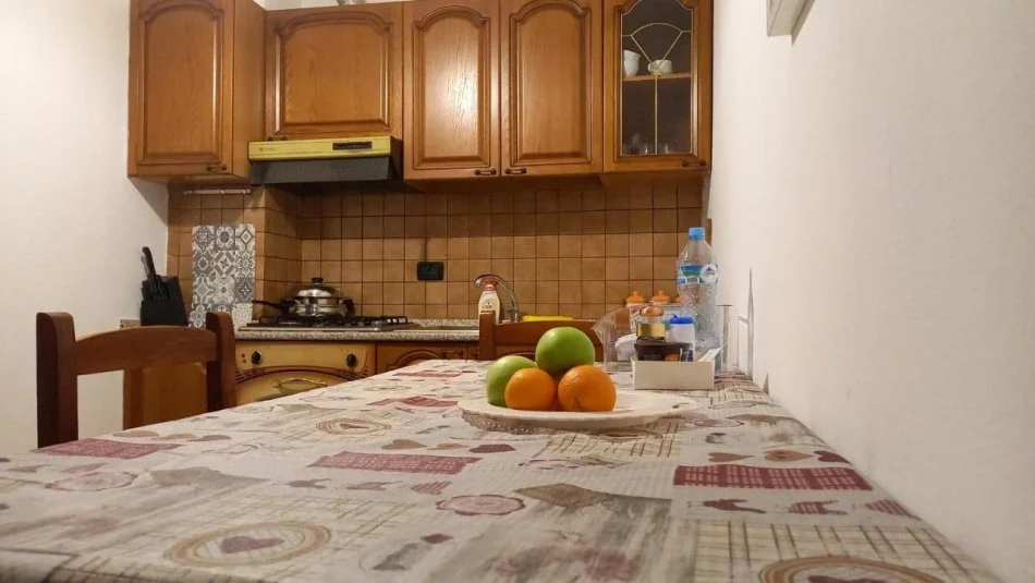 Durres, jepet me qera apartament 2+1+Ballkon Kati 7, 350 € 