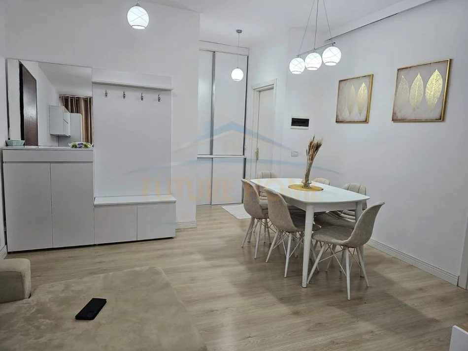 Qera, Apartament 2+1, Unaza e Re, Tiranë.