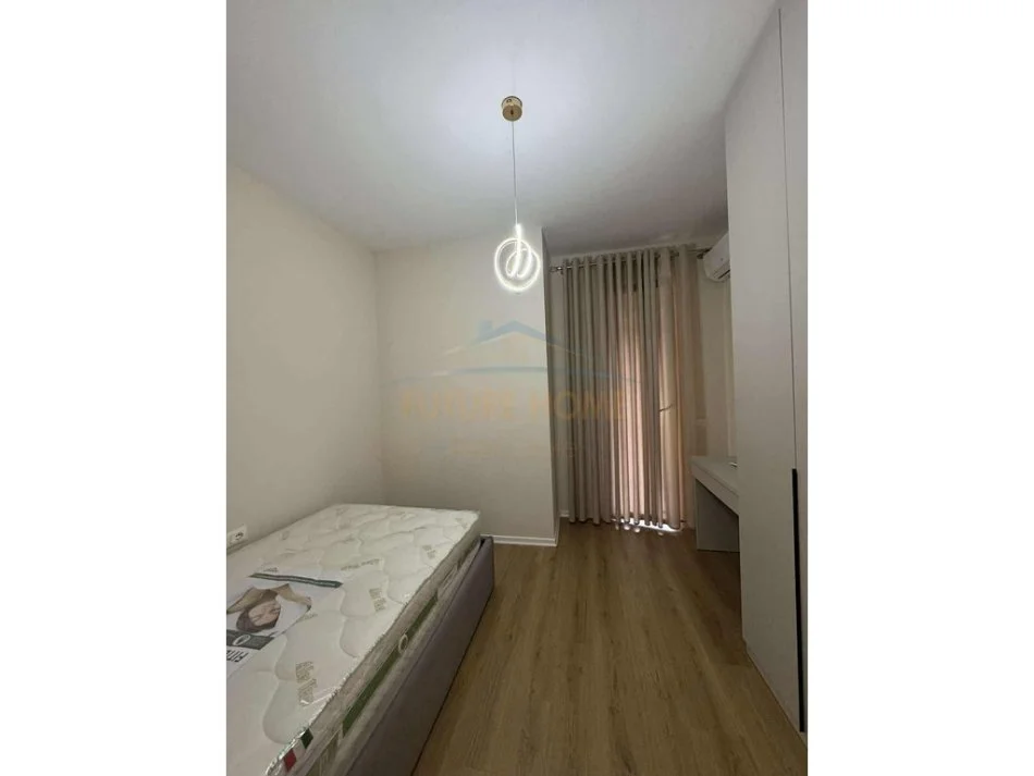 Tirane, jepet me qera apartament 2+1+Aneks+Ballkon Kati 5, 92 m² 600 € (Yzberisht)