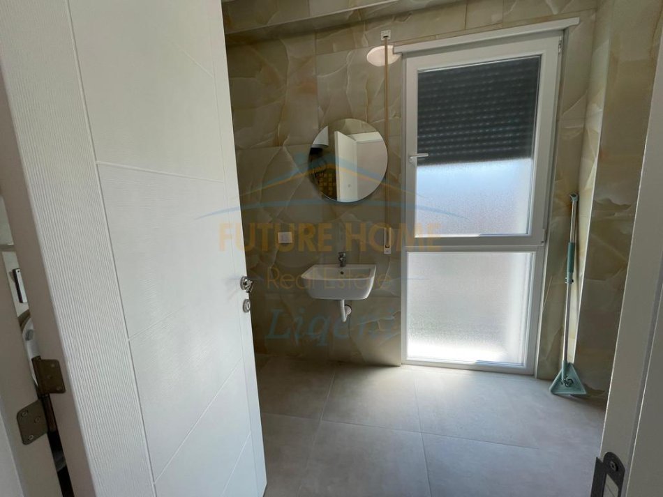 Tirane, jepet me qera apartament 2+1 Kati 3, 600 € 