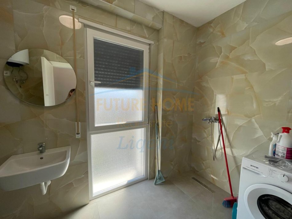 Tirane, jepet me qera apartament 2+1 Kati 3, 600 € 