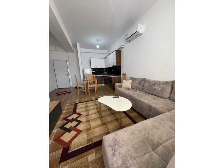 Tirane, jepet me qera apartament 2+1+Ballkon Kati 4, 74 m² 500 € (Ali Demi)