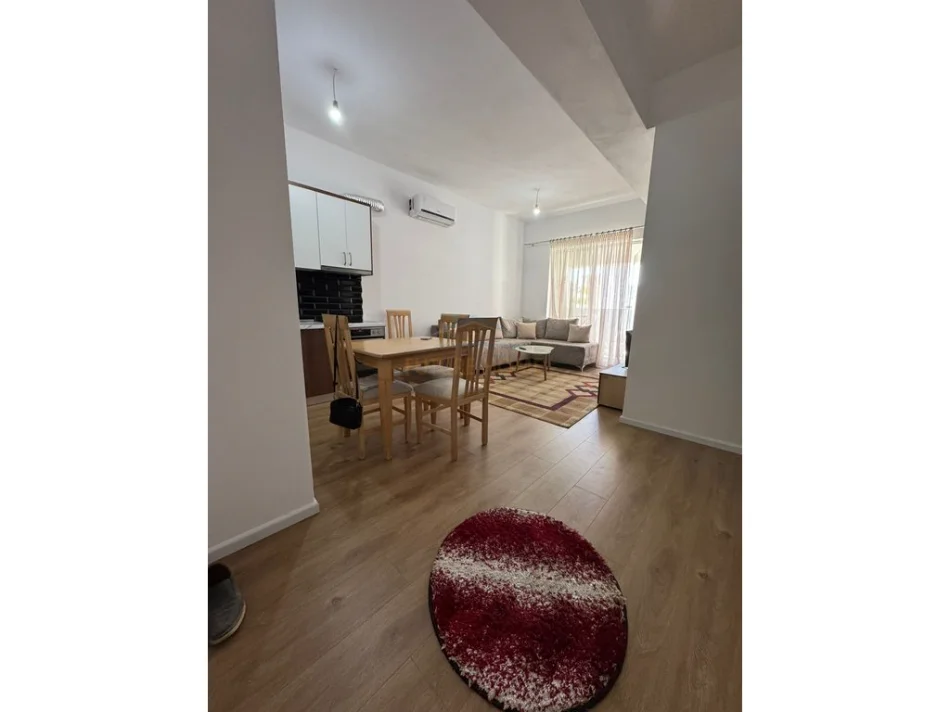 Tirane, jepet me qera apartament 2+1 Kati 4, 75 m² 500 € (Ali Demi)