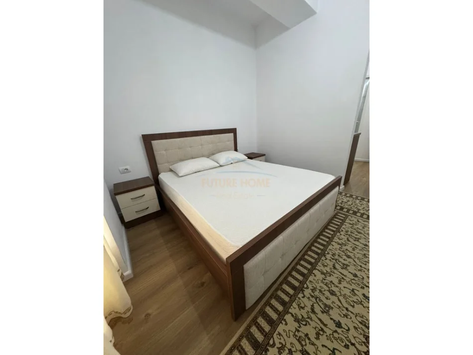 Tirane, jepet me qera apartament 2+1 Kati 4, 75 m² 500 € (Ali Demi)