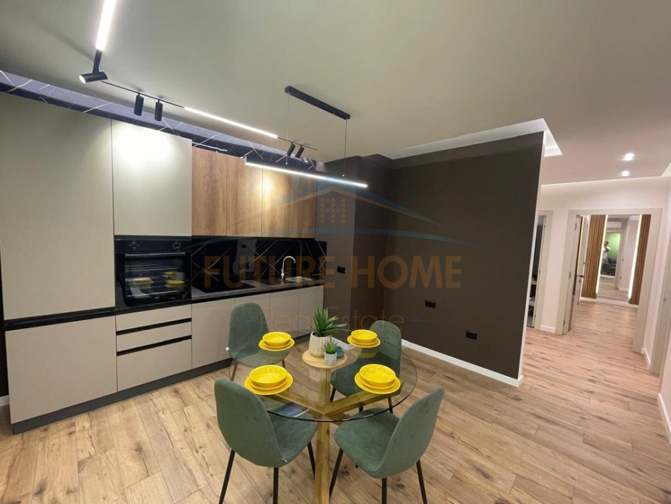 Tirane, jepet me qera apartament 2+1 Kati 9, 105 m² 1.400 € (RRUGA E KOSOVAREVE,PARKU OLIMPIK)