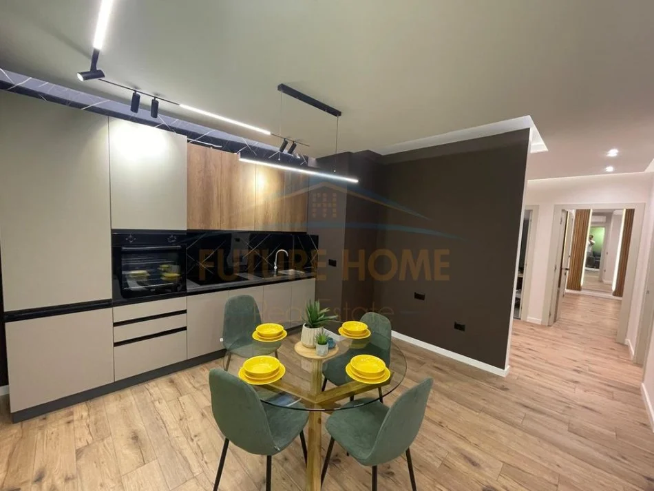 Tirane, jepet me qera apartament 2+1 Kati 9, 105 m² 1.400 € 