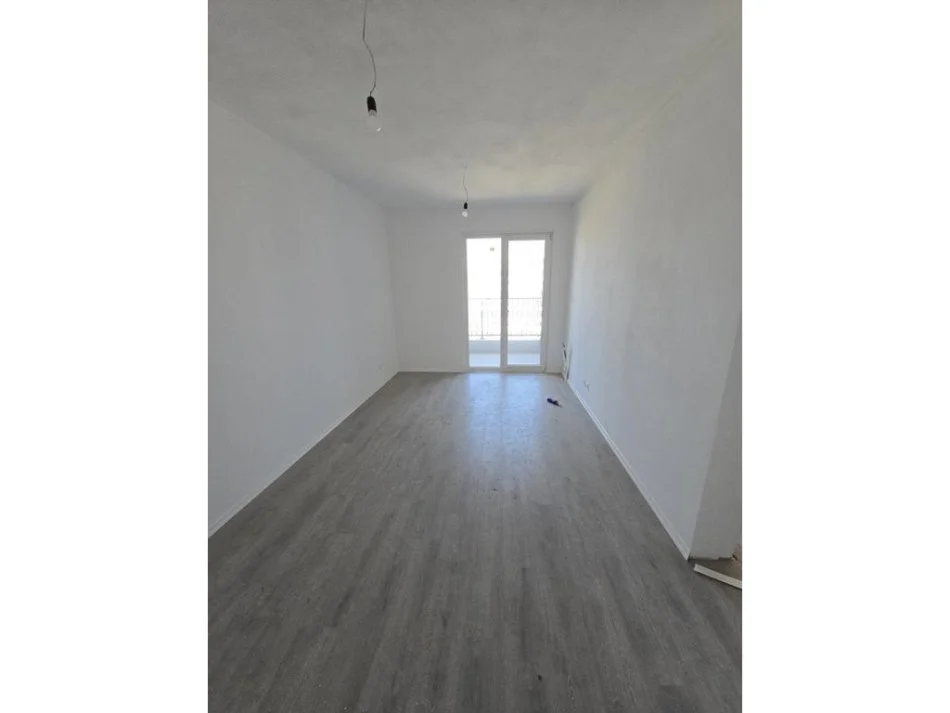 Tirane, shitet apartament 1+1+POST PARKIMI Kati 5, 61 m² 85.000 € (UNIVERS CITY QTU)
