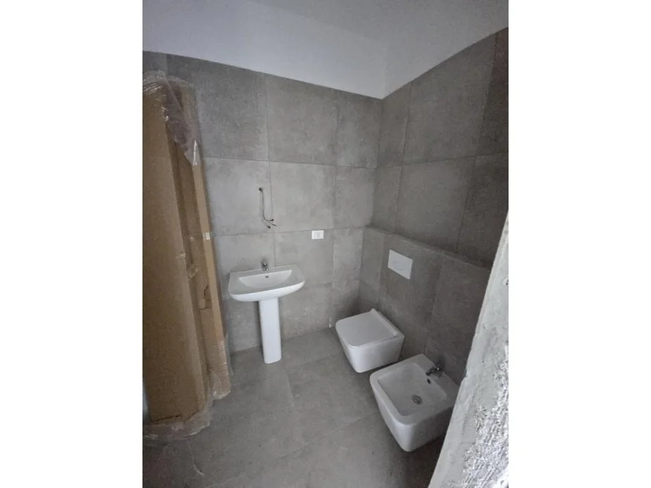 Tirane, shitet apartament 1+1+POST PARKIMI Kati 5, 61 m² 85.000 € (UNIVERS CITY QTU)