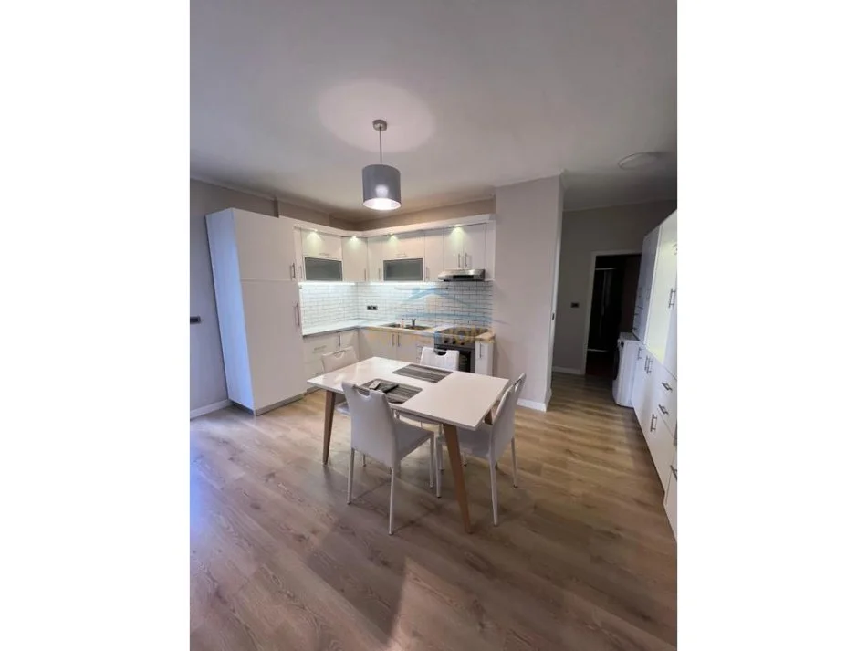 Tirane, jepet me qera apartament 1+1 Kati 2, 73 m² 600 € (RRGA E KAVAJES)