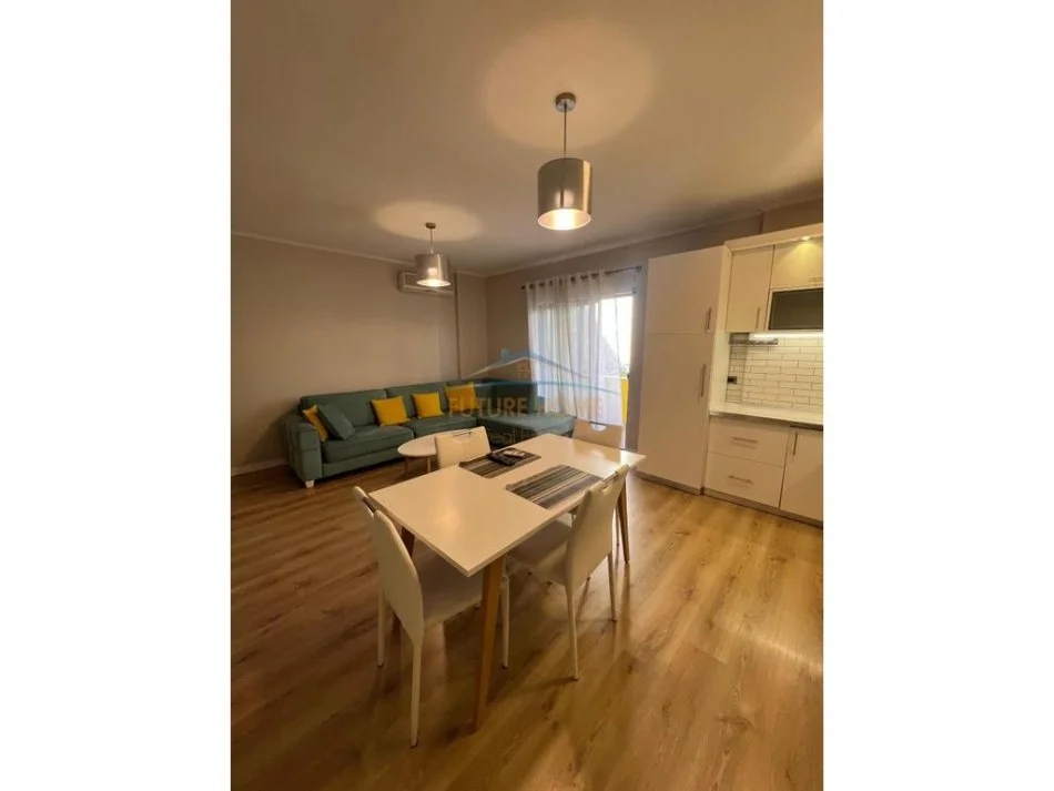 Tirane, jepet me qera apartament 1+1 Kati 2, 600 €