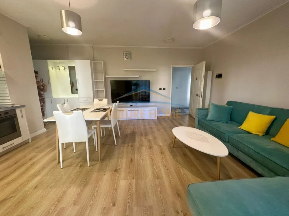 Tirane, jepet me qera apartament 1+1 Kati 2, 73 m² 600 € 