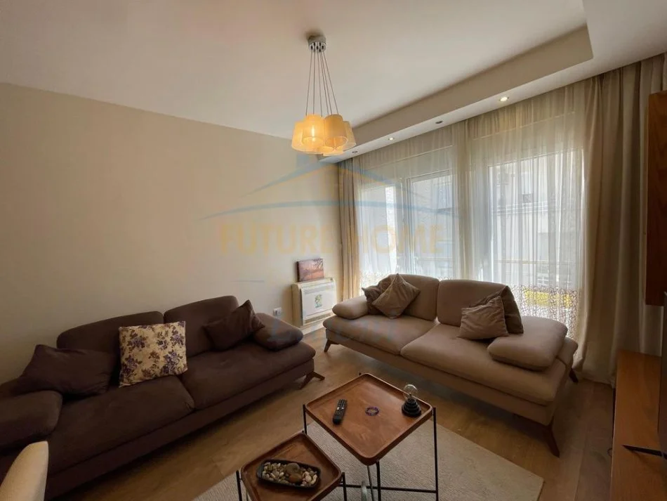 Tirane, jepet me qera apartament 3+2+Ballkon+Post Parkimi Kati 3, 97 m² 800 € (Residenca Kodra e Diellit 1)