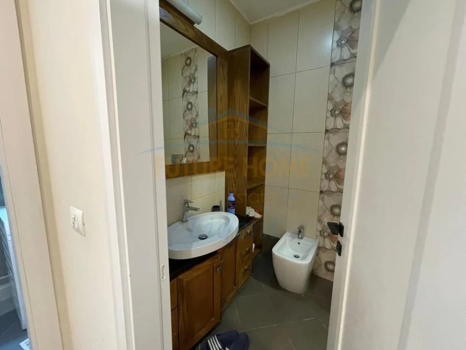 Tirane, jepet me qera apartament 3+2+Ballkon+Post Parkimi Kati 3, 97 m² 800 € (Residenca Kodra e Diellit 1)
