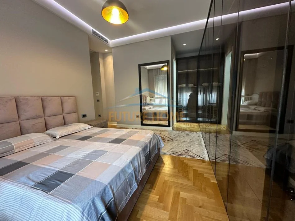 Tirane, jepet me qera apartament 2+1+Ballkon Kati 8, 122 m² 1.300 € (Kompleksi Delijorgji)