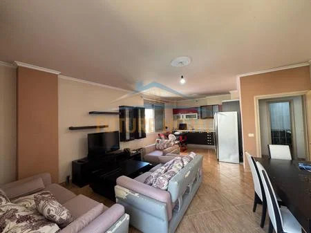 Tirane, jepet me qera apartament 2+1 Kati 7, 110 m² 650 € 