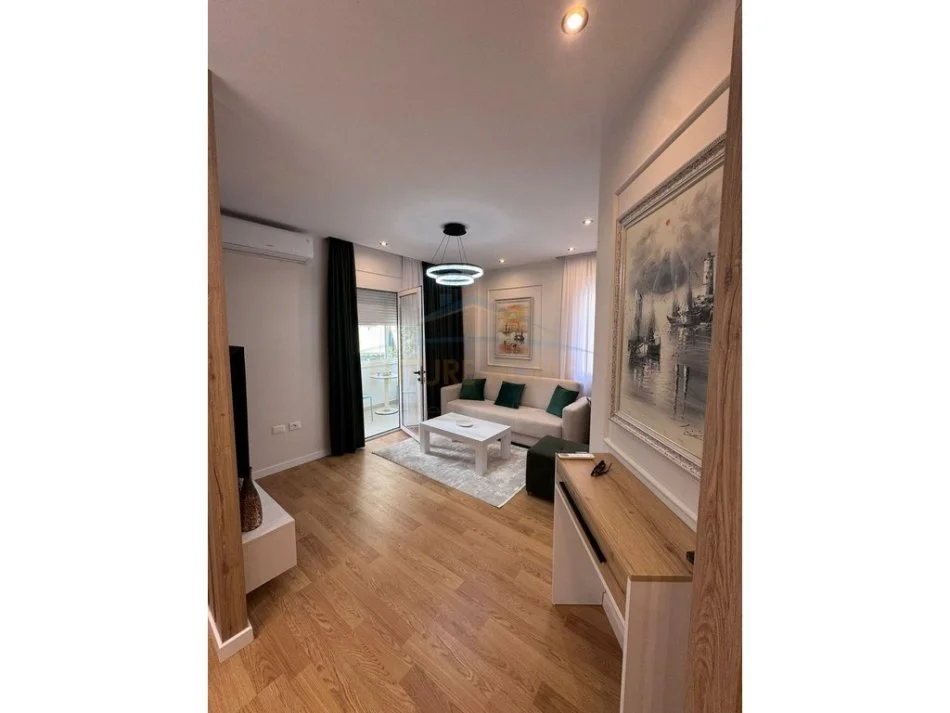 Tirane, shitet apartament 2+1+Ballkon Kati 1, 78 m² 245.000 € (Kopshti Zoologjik)