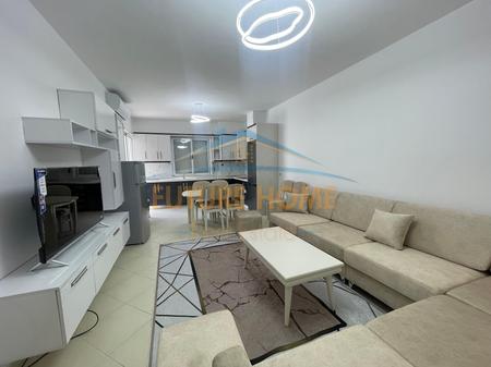 Tirane, jepet me qera apartament 2+1 Kati 3, 94 m² 480 € (FRESK)