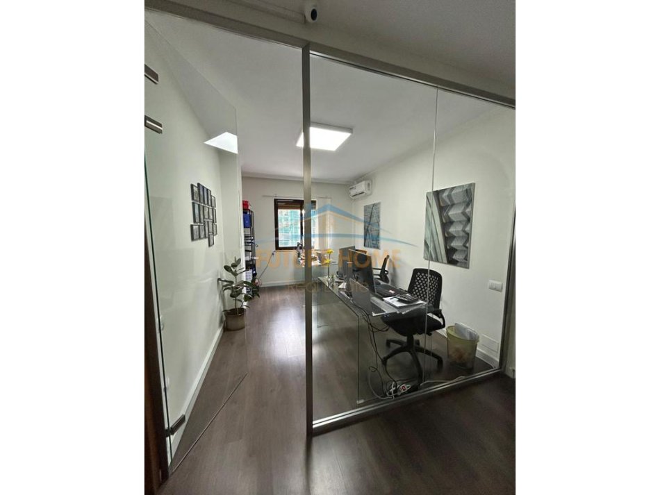 Tirane, jepet me qera zyre Kati 8, 108 m² 1.100 € 
