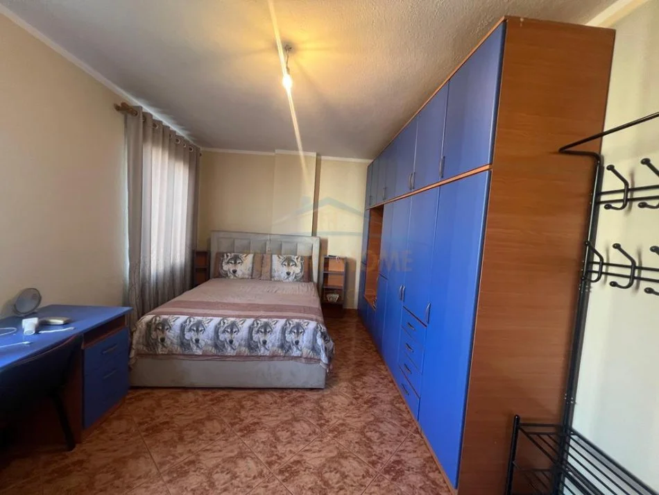 Tirane, jepet me qera apartament 2+1+Ballkon Kati 5, 93 m² 600 € (Pallati me Shigjeta, Tiranë)