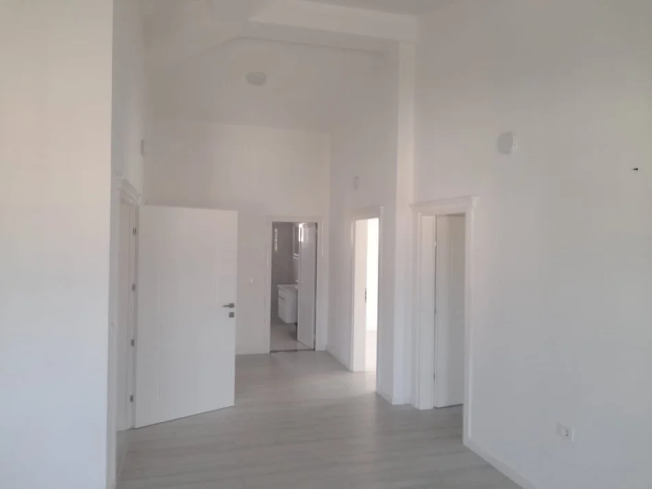 Tirane, jepet me qera Vile 3 Katshe Kati 0, 600 m² 1.700 €
