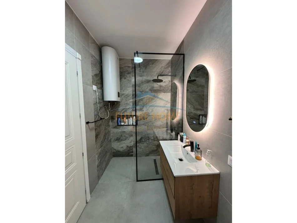 Tirane, shitet apartament 1+1+Ballkon Kati 1, 80 m² 186.000 € 