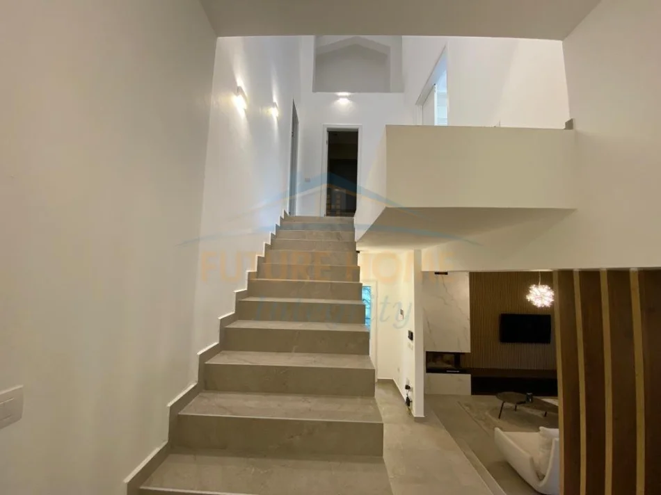 Tirane, jepet me qera Vile 3 Katshe , 280 m² 2.800 € (Rezidenca Porta e Gjelbër)