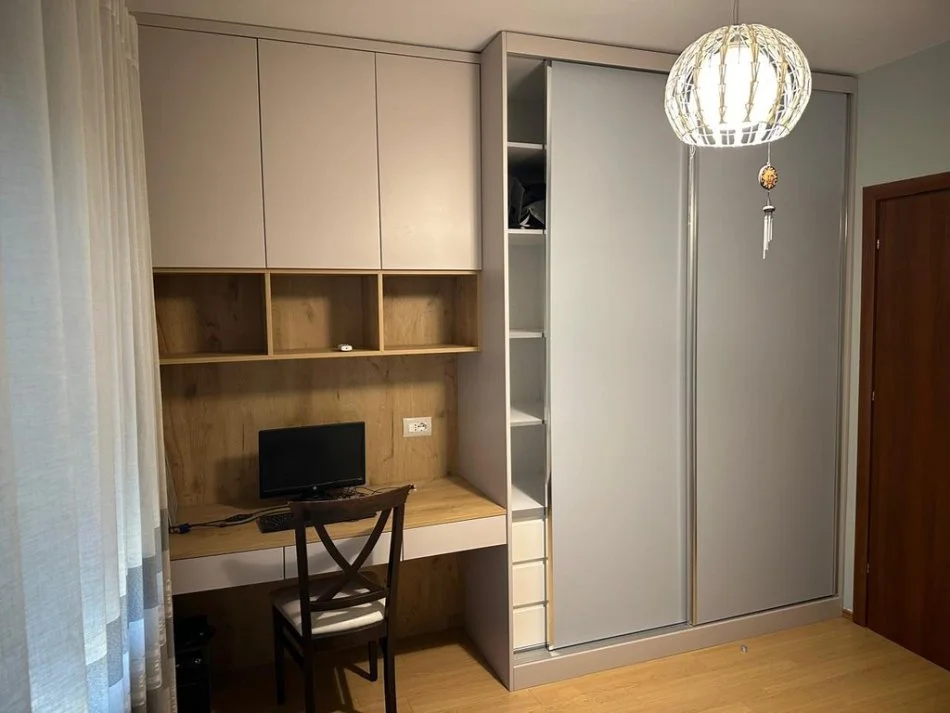 Tirane, jepet me qera apartament 2+1 Kati 6, 100 m² 750 € (BULEVARDI BAJRAM CURI)