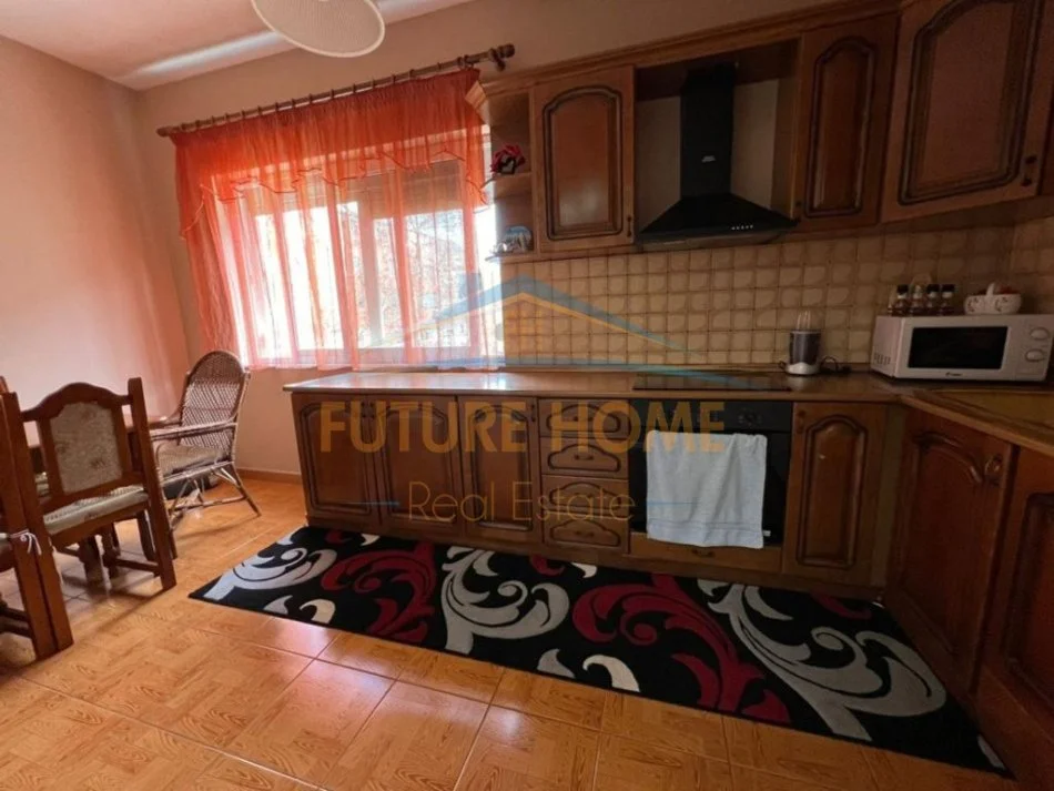 Tirane, shitet apartament 2+1+Ballkon Kati 4, 93 m² 195.000 € (Myslym Shyri)