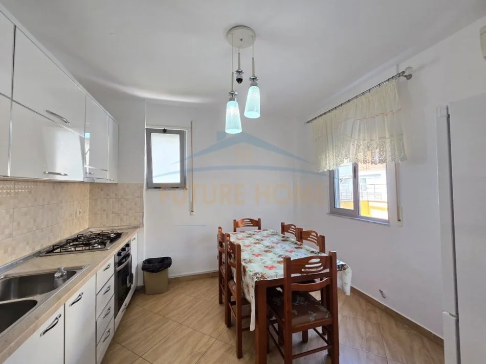 Durres, jepet me qera apartament 2+1+Aneks+Ballkon Kati 6, 88 m² 500 € (Plazh)