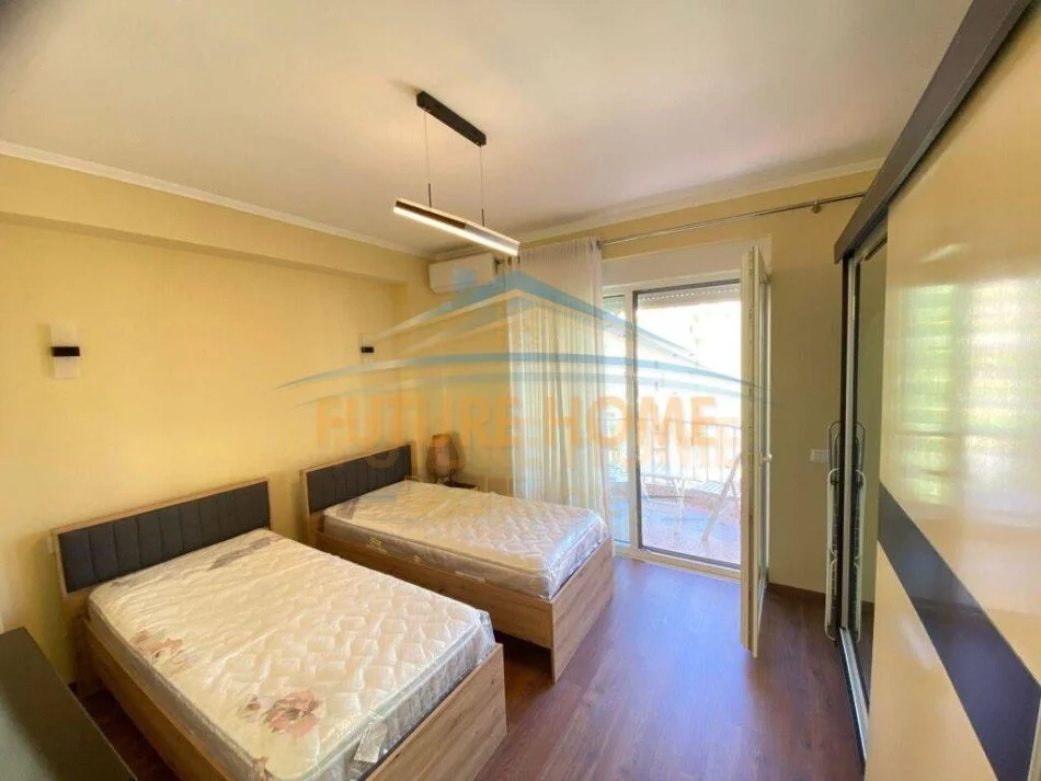 Tirane, jepet me qera apartament 2+1+2 Kati 8, 140 m² 1.300 €