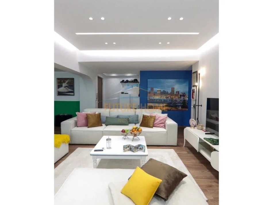 Tirane, jepet me qera apartament 2+1+2 Kati 8, 140 m² 1.300 €