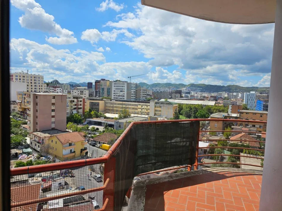 Tirane, jepet me qera apartament 2+1 Kati 8, 114 m² 650 € (DON BOSKO)