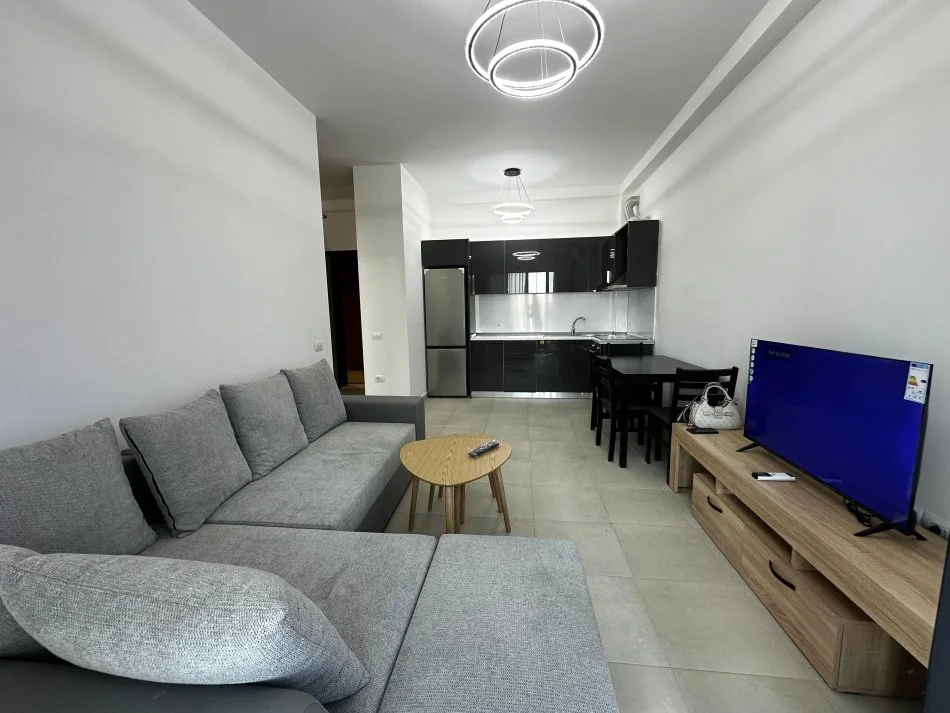 jepet me qera apartament 1+1    UNA56223