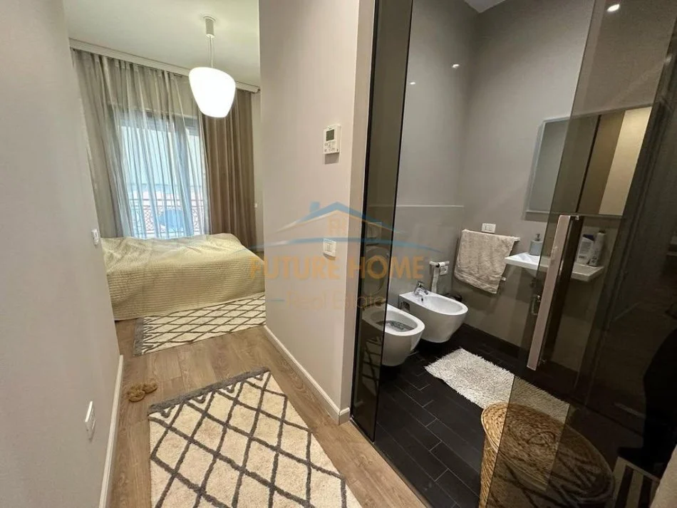 Tirane, jepet me qera apartament 2+1+Ballkon Kati 4, 108 m² 1.300 € 