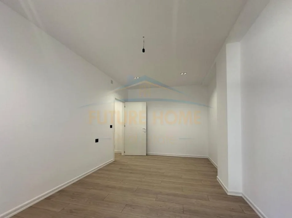 Tirane, shes apartament 2+1+Ballkon Kati 11, 110 m² 130.000 € (Fresk)