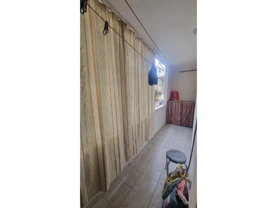 Tirane, jepet me qera apartament 2+1+Ballkon Kati 1, 82 m² 600 € (Rruga Tefta Tashko,Pazari i ri)