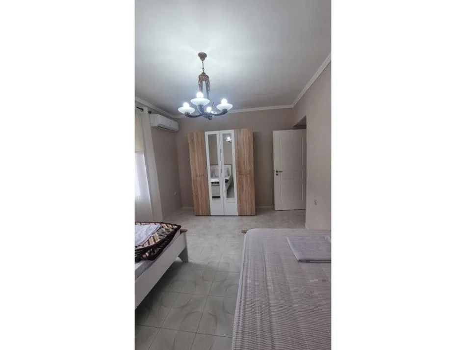 Tirane, jepet me qera apartament 2+1+Ballkon Kati 1, 82 m² 600 € (Rruga Tefta Tashko,Pazari i ri)