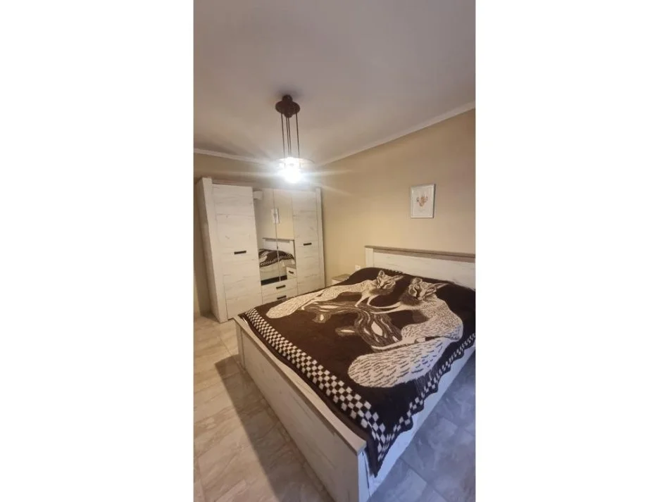 Tirane, jepet me qera apartament 2+1 Kati 1, 82 m² 600 € 