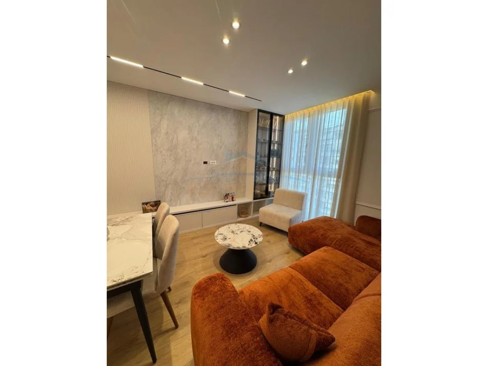 Tirane, shitet apartament 2+1+Ballkon Kati 7, 121 m² 242.000 € (unaza e re)