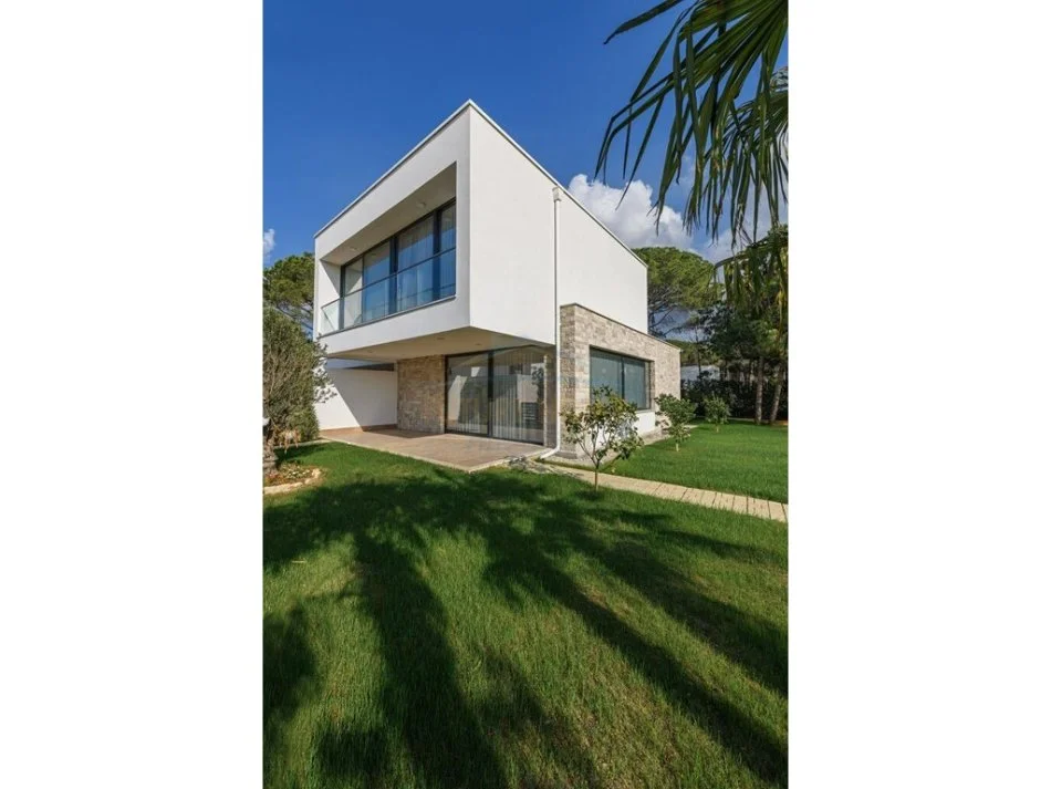 Gjiri Lalezit | Hamallaj, shitet Vile Kati 0, 220 m² 1.100.000 € (San Pietro)