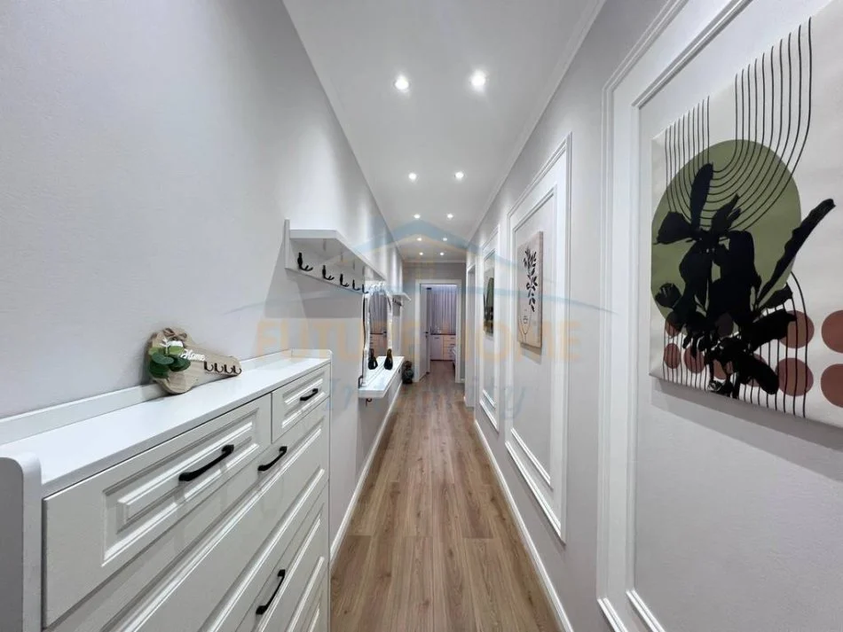 Tirane, shitet apartament 2+1+Ballkon Kati 11, 87 m² 258.000 € 