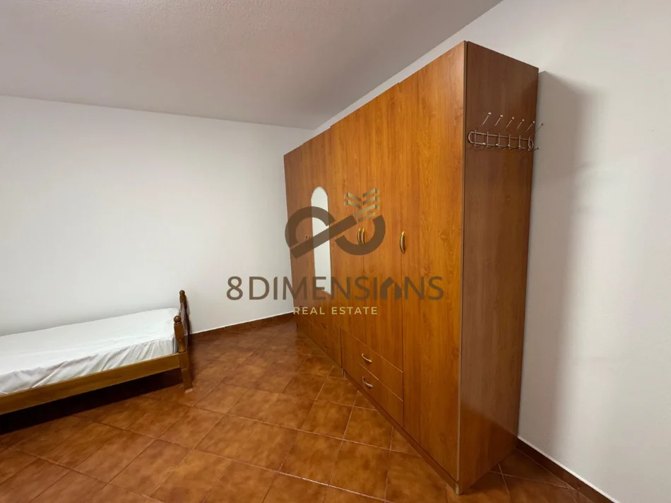 Tirane, jepet me qera apartament 1+1 Kati 1, 60 m² 400 € (qyteti studenti)