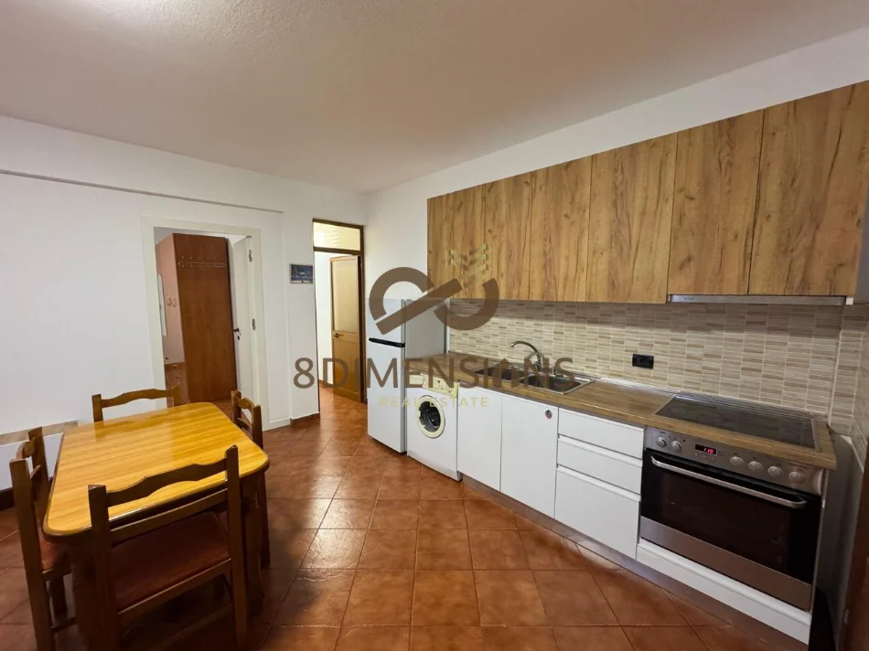 Tirane, jepet me qera apartament 1+1 Kati 1, 60 m² 400 € (qyteti studenti)