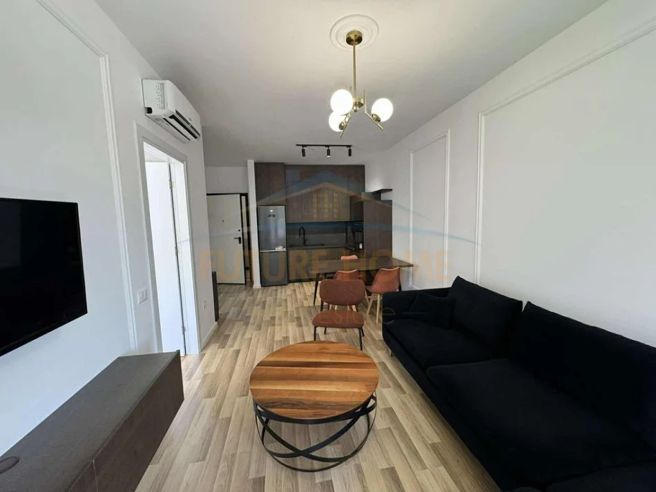Tirane, jepet me qera apartament 1+1 Kati 3, 60 m² 600 € (UNAZA E RE)