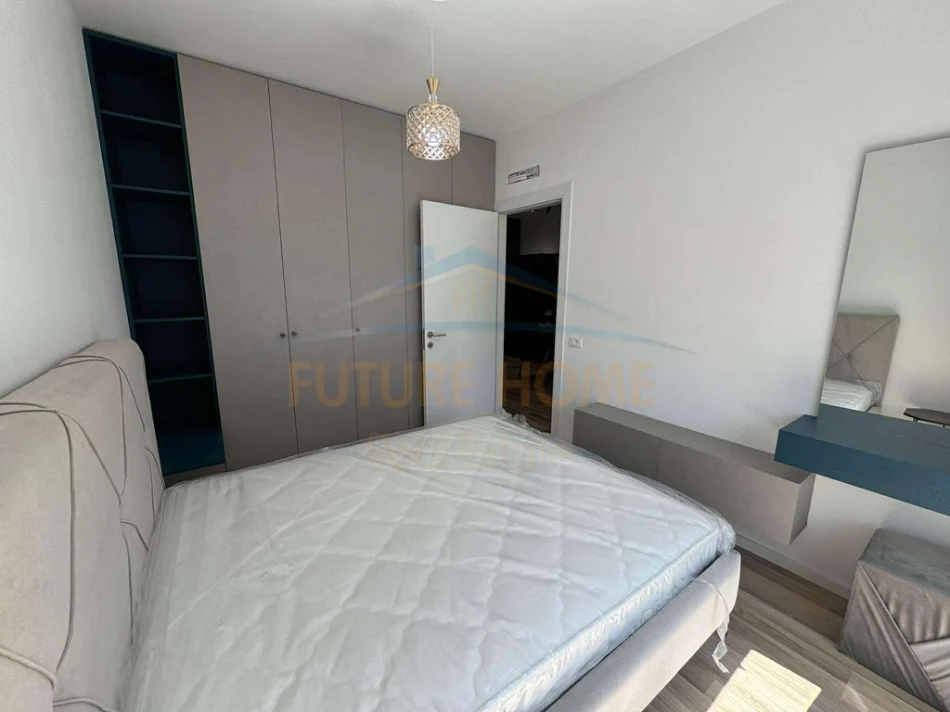 Tirane, jepet me qera apartament 1+1+Post Parkimi Kati 3, 60 m² 600 € (Unaza e Re)